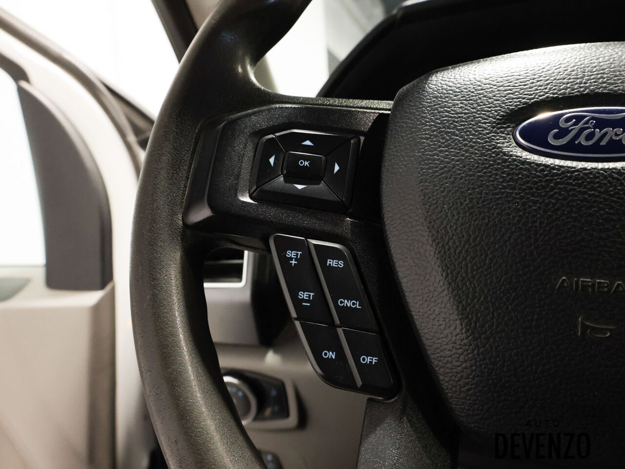 2020 Ford Super Duty F-450 DRW White Saint-Eustache - photo #14