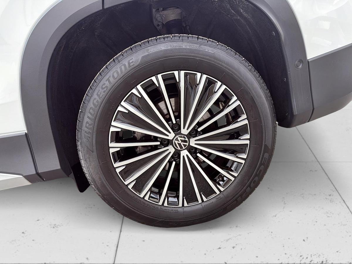 2025 Volkswagen Tiguan White Rouyn-Noranda - photo #6