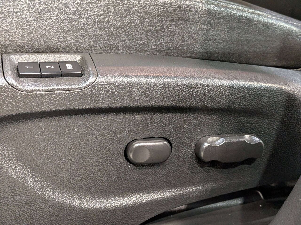 2018 Buick Encore FWD 4dr Essence White Val-David - photo #15