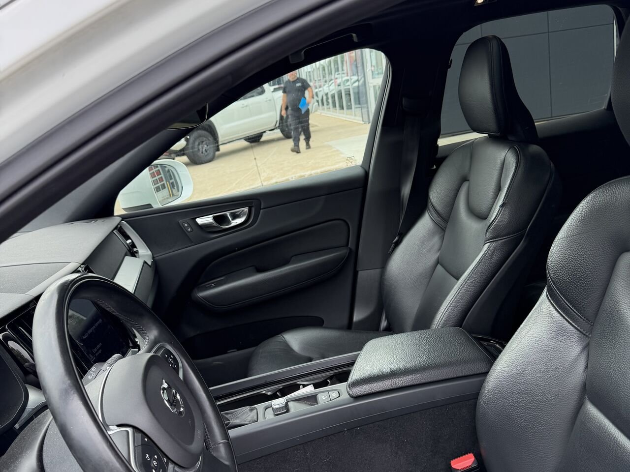Volvo XC60 jamais accidenté cuir toit ouvrant panoramique 2020 Blanc Châteauguay - photo #10