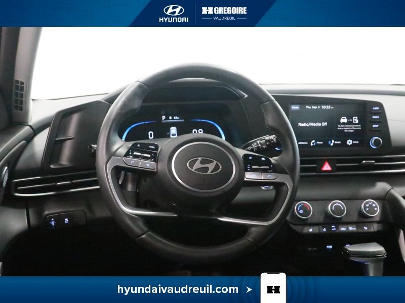 2025 Hyundai Elantra Black Laval - photo #19