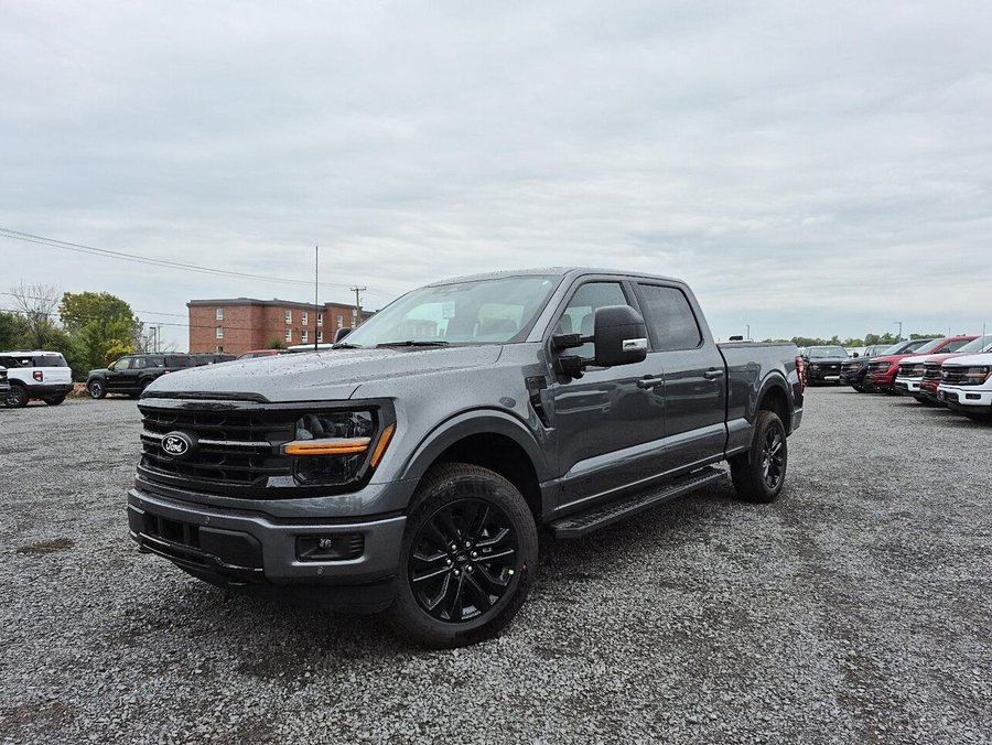 Ford F-150 XLT 2026 Gris carbonisé métallisé