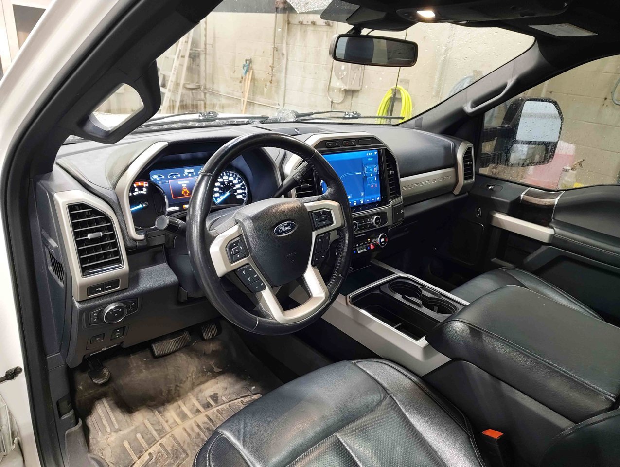 2022 Ford Super Duty F-350 LARIAT 4WD Crew Cab 6.75' Box White Sherwood Park - photo #6