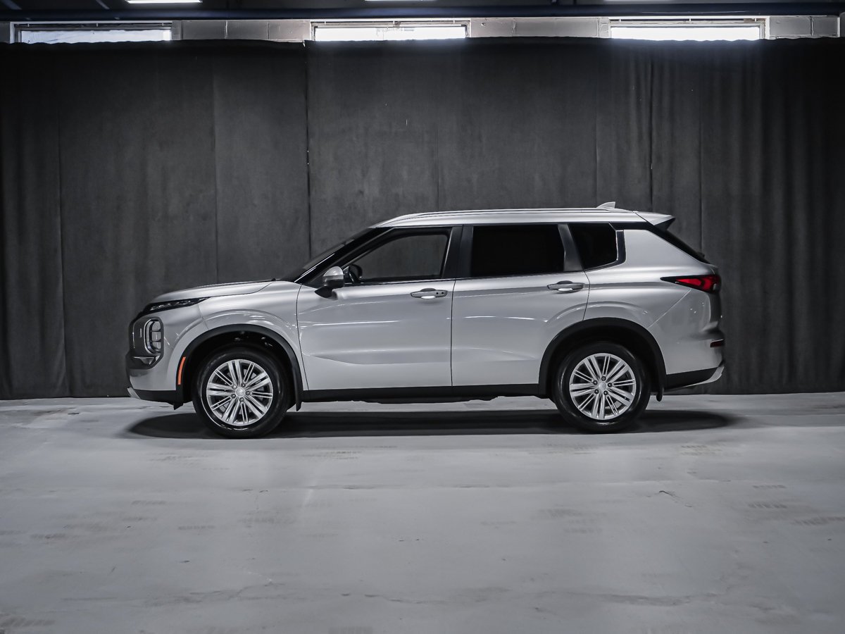 2024 Mitsubishi Outlander LE BANC CHAUFFANT APPLE CAR PLAY SANS FIL Silver Montreal - photo #2