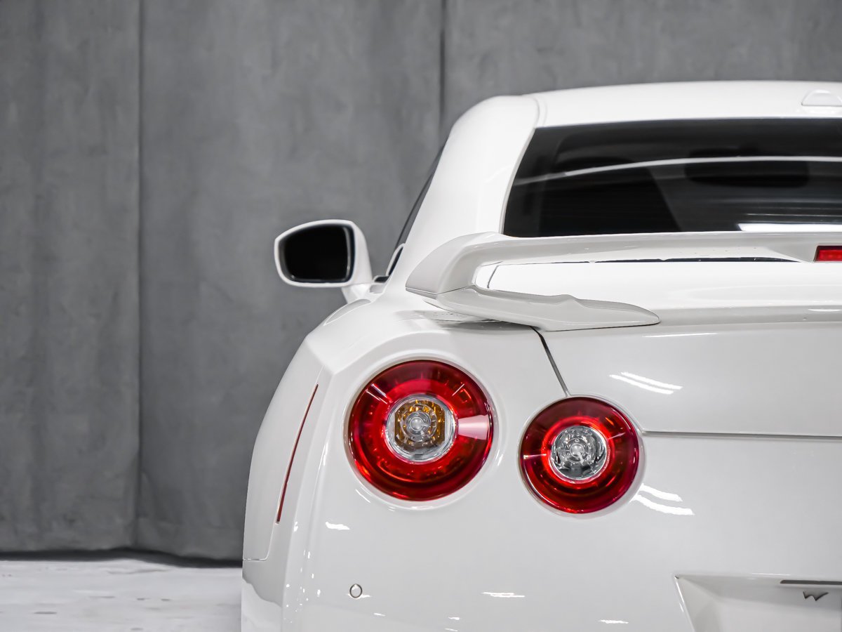Nissan GT-R PREMIUM 2023 Blanc Montréal - photo #21