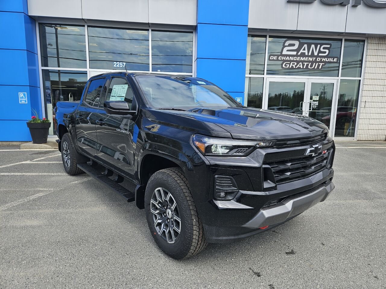 Chevrolet Colorado Z71 cabine multiplace 4RM 2026 NOIR Thetford Mines - photo #1