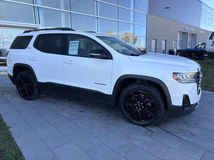 GMC Acadia SLE ** AWD ** V6 ** TOIT ** ÉLÉVATION ** GR. REMORQUAGE ** CARFAX CLEAN ** 2023 Blanc