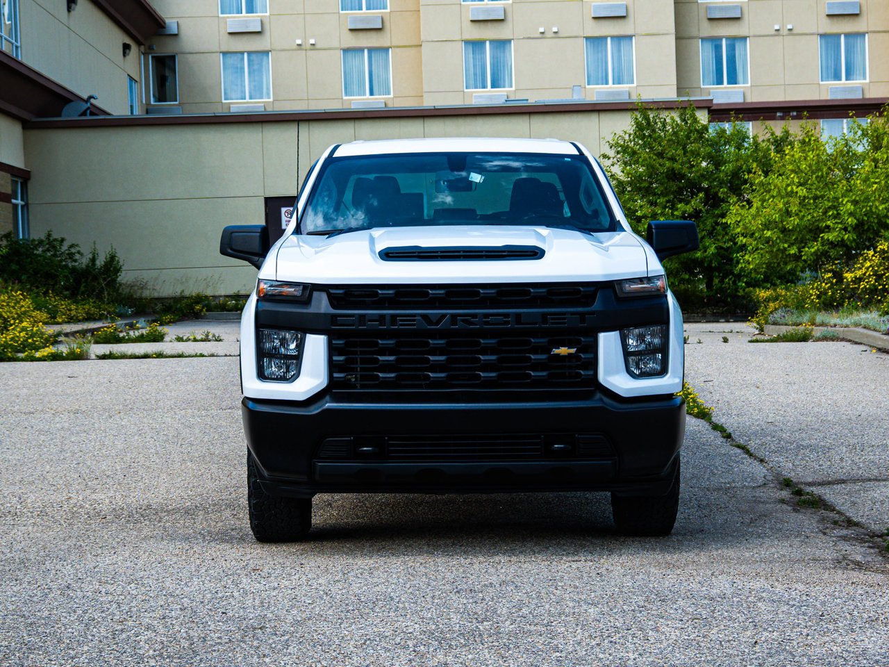 2022 Chevrolet Silverado 2500HD 4WD Crew Cab 159 Work Truck White Sherwood Park - photo #2
