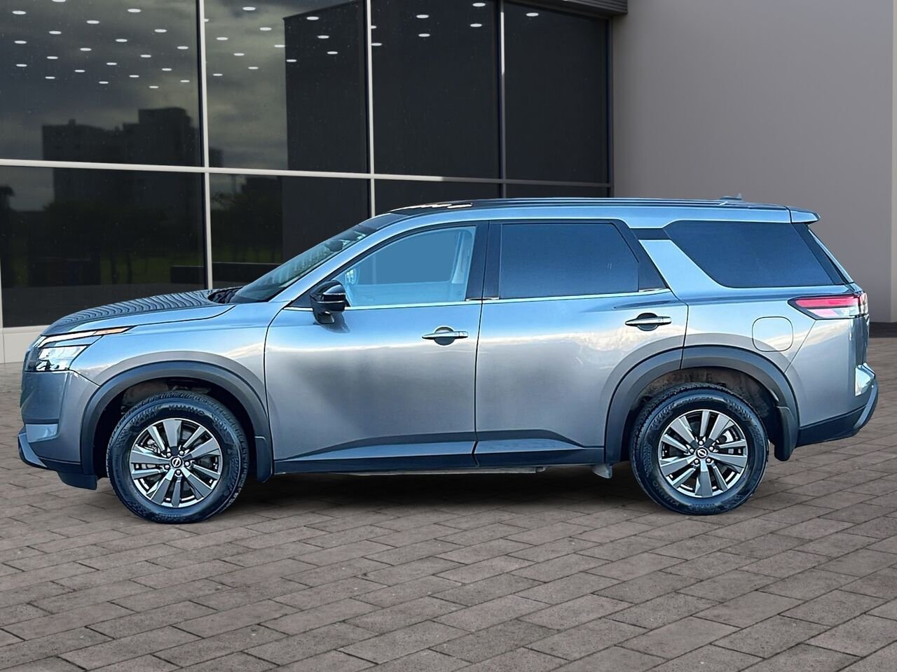Nissan Pathfinder S 2024 Gris Québec - photo #2