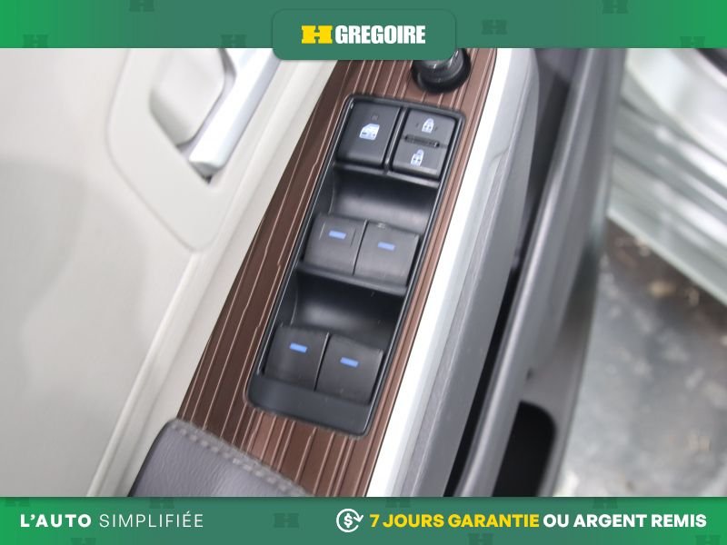 2021 Toyota Sienna Grey Laval - photo #18