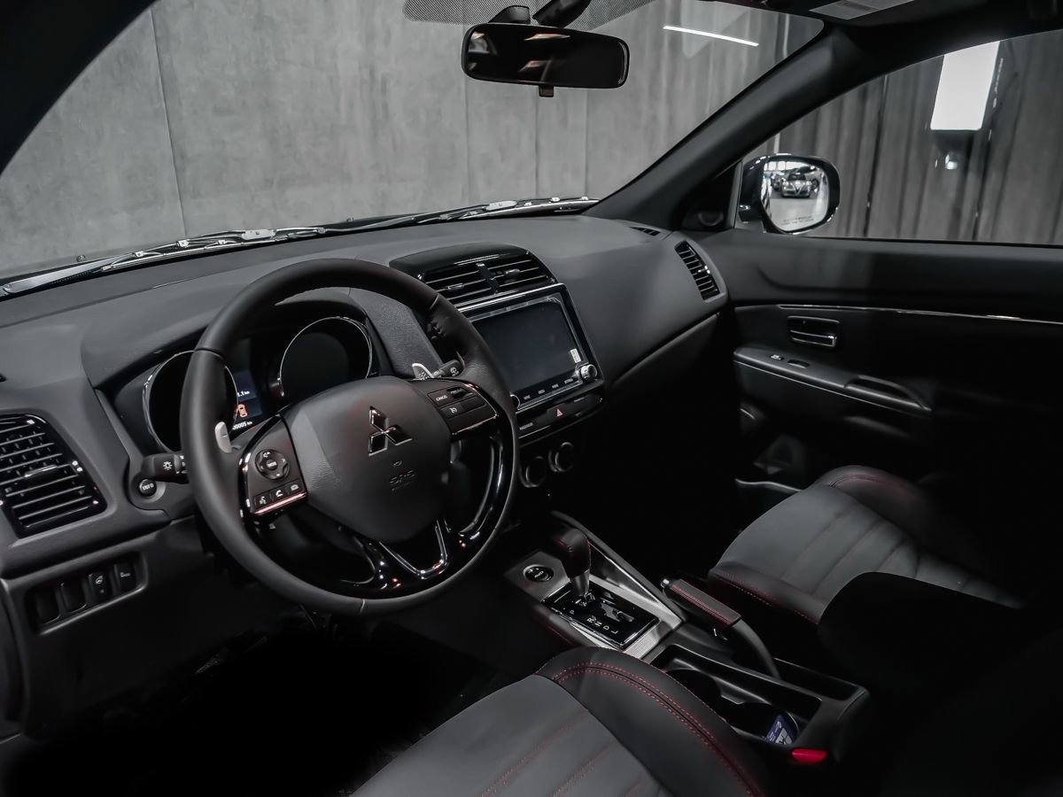 2026 Mitsubishi RVR NOIR Labrador Black Montreal - photo #8