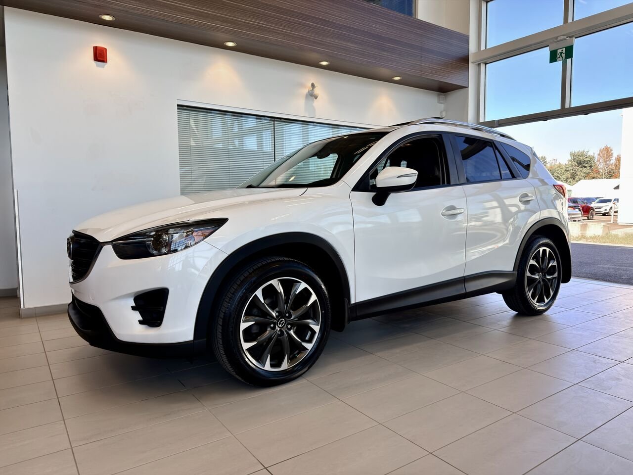 2016 Mazda CX-5 White Notre-Dame-des-Prairies - photo #2