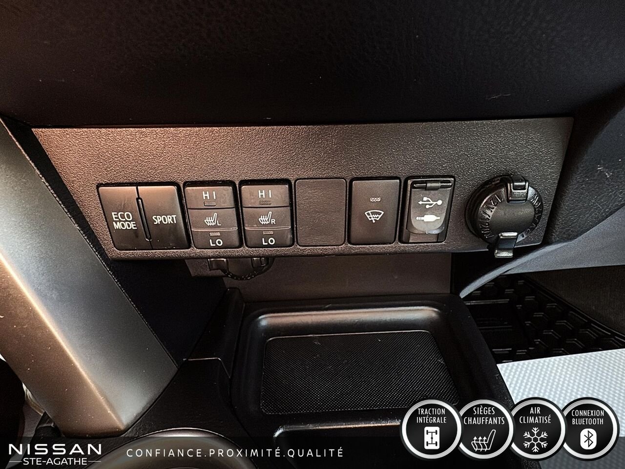 Toyota RAV4 2015 Noir Saint-Jérôme - photo #19