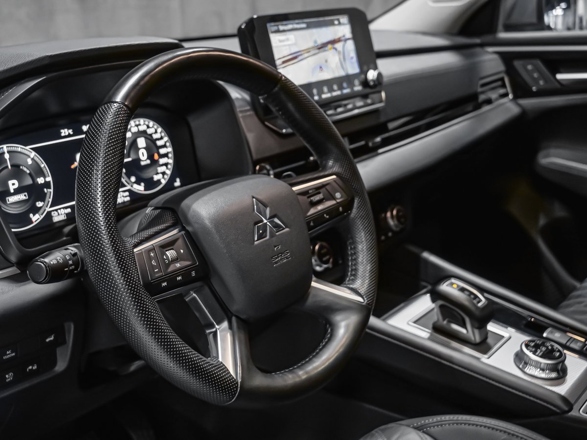 Mitsubishi Outlander PHEV GT-AWD 2023 Gris Montréal - photo #7