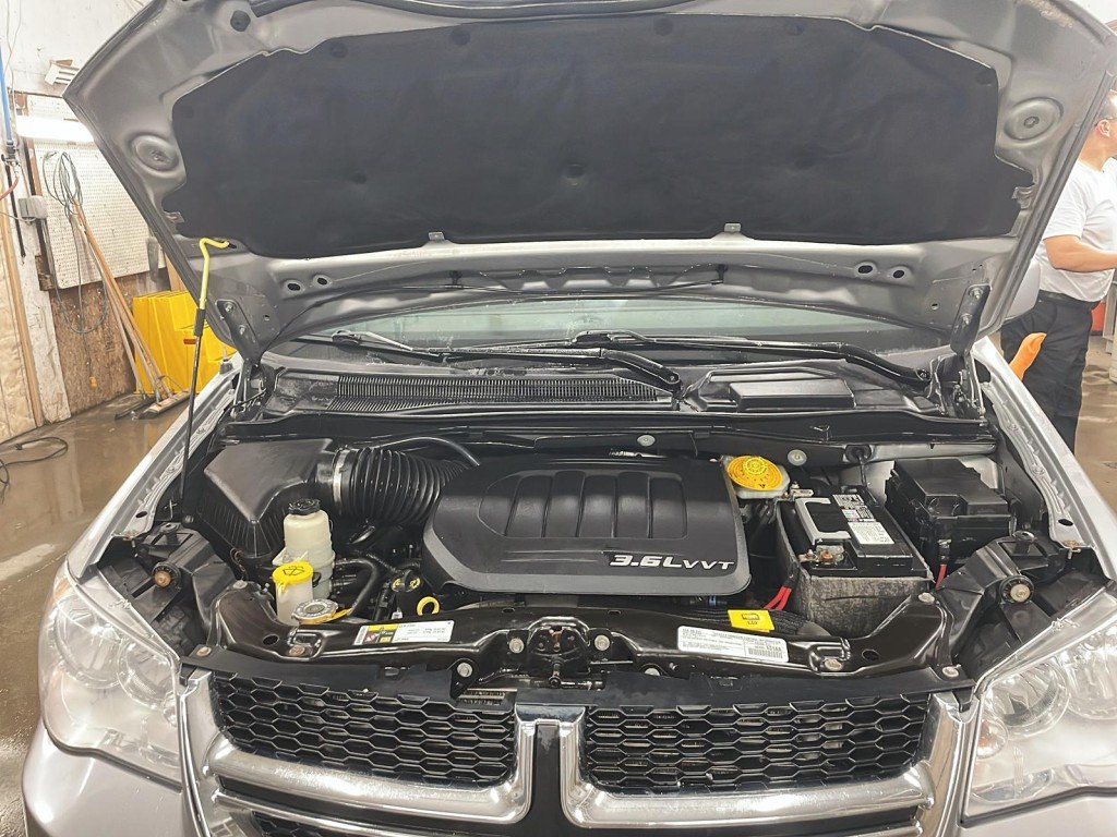 Dodge GRAND CARAVAN 2018 Gris Mont-Laurier - photo #25