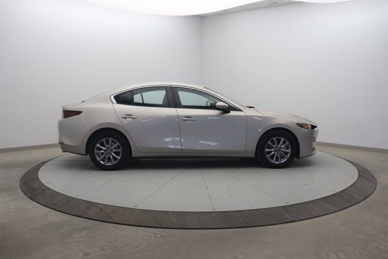Mazda Mazda3 GS 2022 Gris Baie-Comeau - photo #2