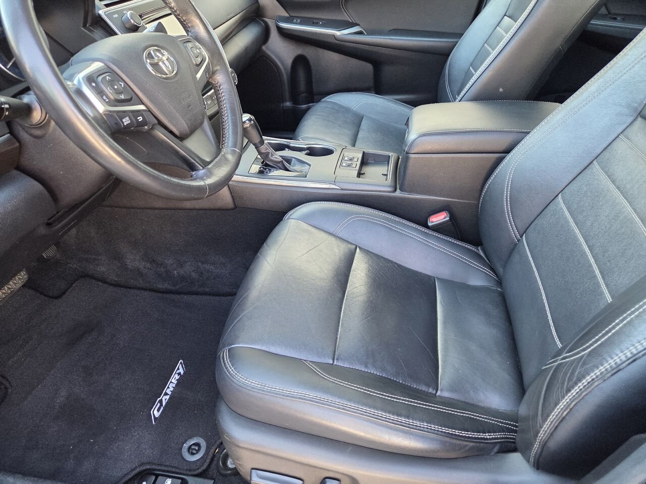 Toyota CAMRY XLE 2017 Argent Mont-Laurier - photo #9
