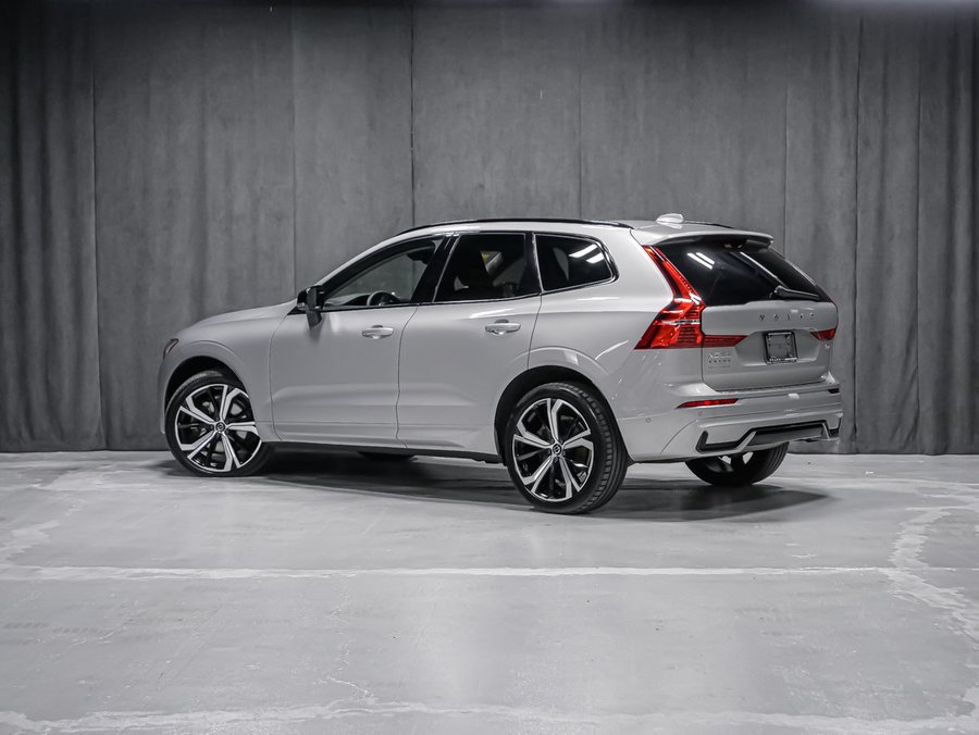 Volvo XC60 Ultimate Dark Theme 2023