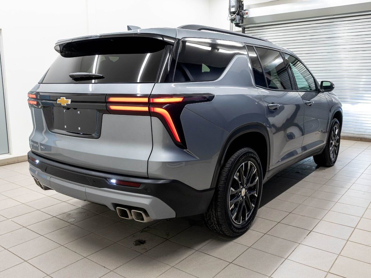 Chevrolet Traverse LT AWD *TOIT* SIÈGES CHAUFF REG ADAPT CARPLAY WIFI 2026 Gris Saint-Jérôme - photo #9