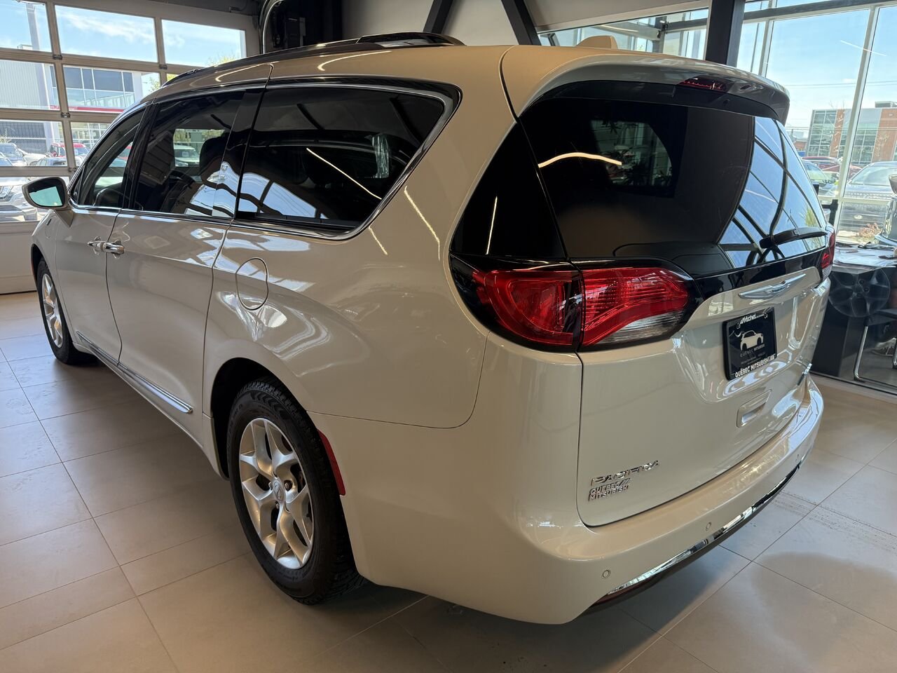 Chrysler Pacifica Hybrid 2020 Beige Saint-Eustache - photo #2