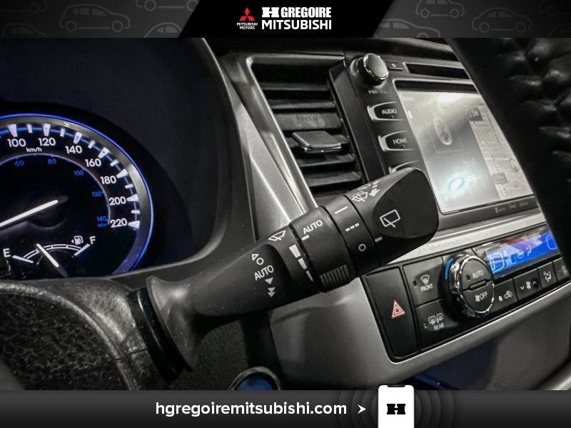 2017 Toyota Highlander HYBD Grey Laval - photo #23