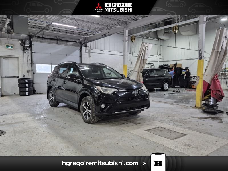 Toyota Rav 4 MW4499 | XLE *AWD* Toit * Mags * Caméra * 2018 Noir Laval - photo #0