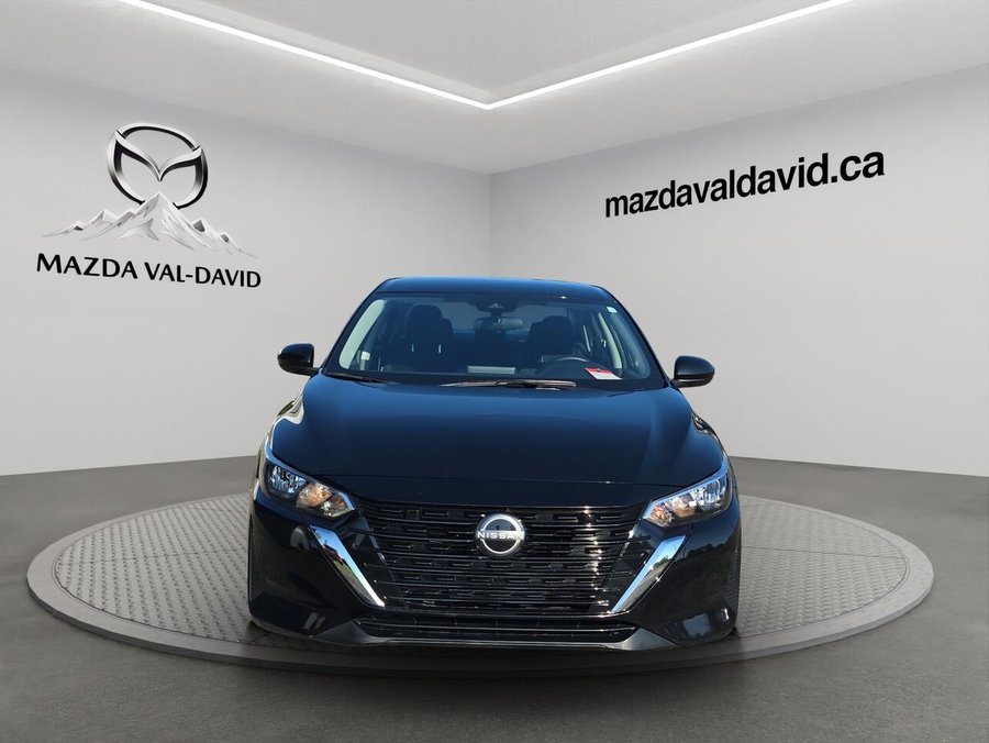 Nissan Sentra S Plus CVT, caméra de recul, commande audio au volant, Apple Carplay 2024 Noir