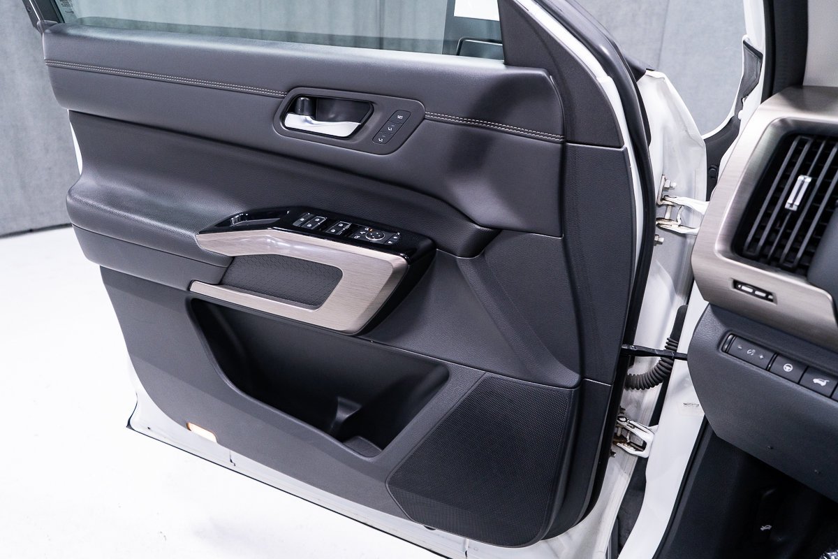 Nissan Pathfinder Platinum 2022 Blanc Montréal - photo #11
