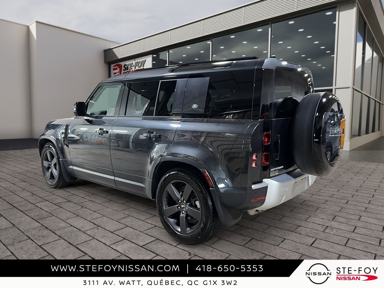 Land Rover Defender 2024