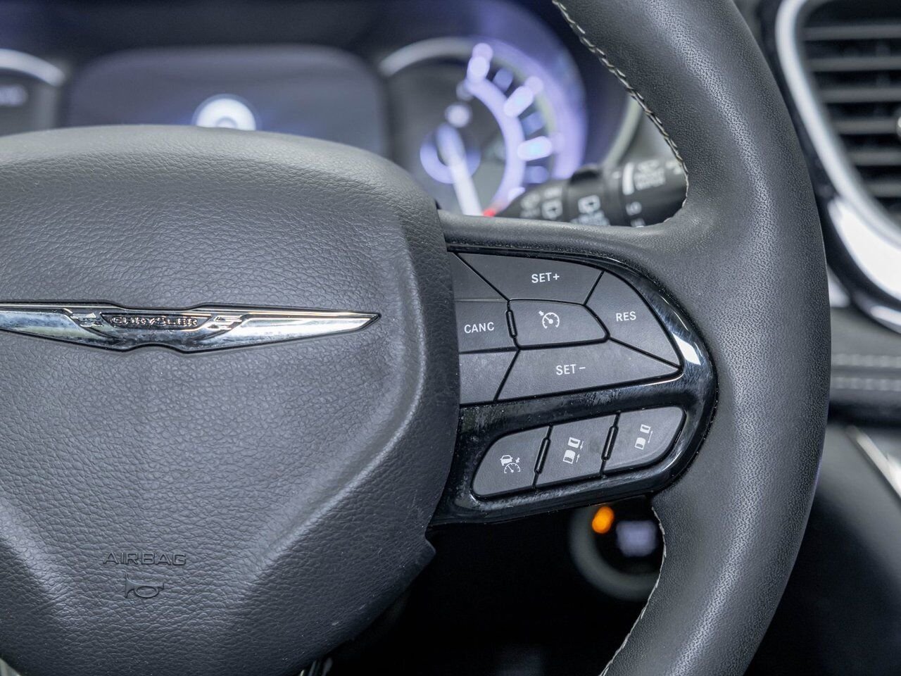 Chrysler Pacifica Hybrid SELECT PREMIUM S *TOIT* NAV CUIR SIÈGES VENTIL 2024 Blanc Saint-Jérôme - photo #16