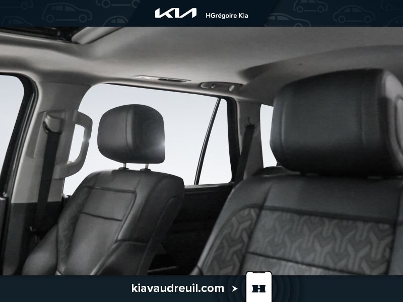 2024 Toyota Sequoia Grey Blainville - photo #9