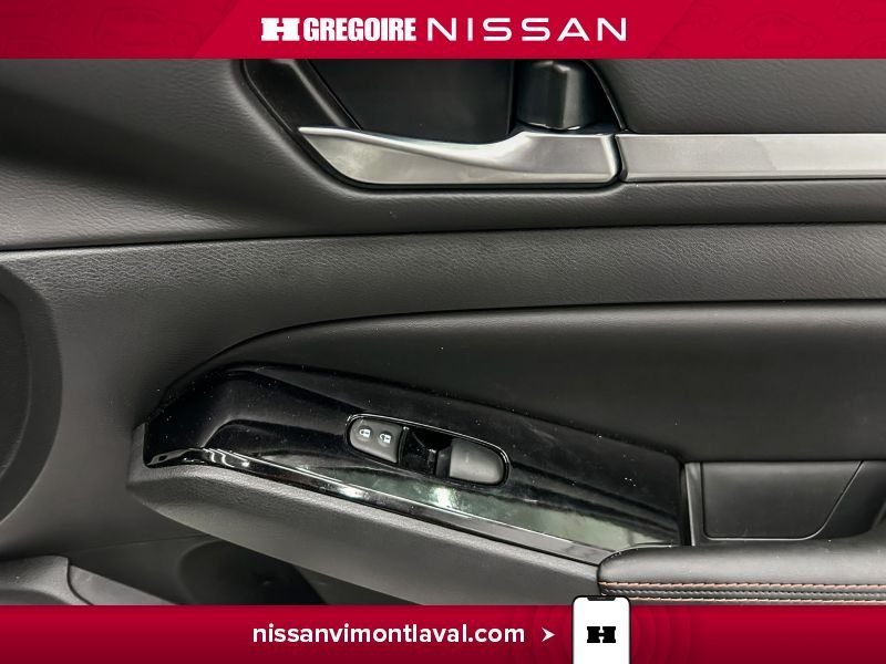Nissan Altima 2025 Blanc Laval - photo #12