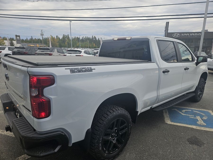 Chevrolet Silverado 1500 Custom Trail Boss cabine multiplace 4RM 157 po 2026 Blanc sommet