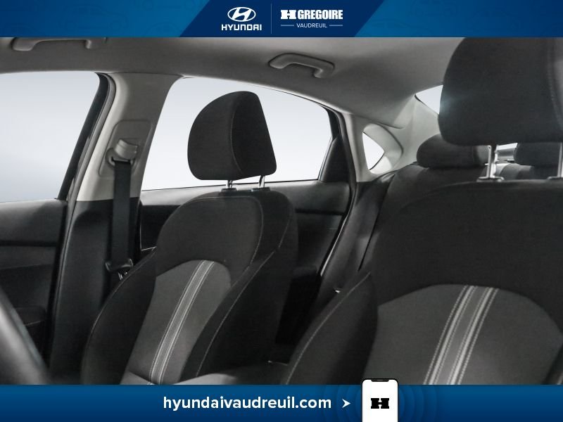 2023 Kia Forte Black Saint-Eustache - photo #13