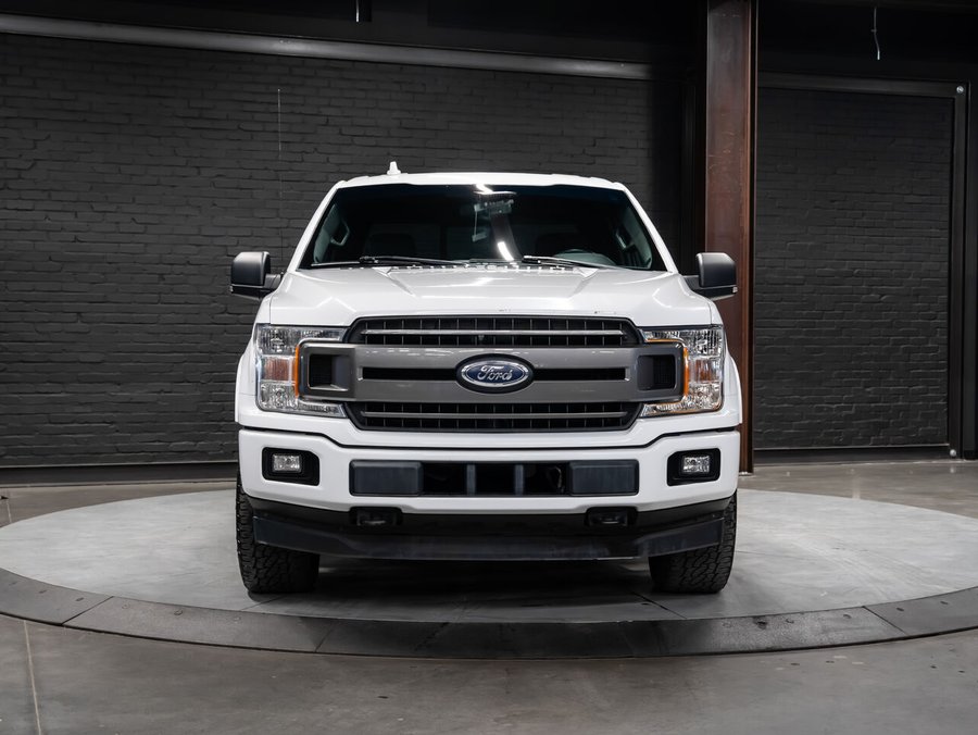 2018 Ford F-150 XLT | 5.0L V8 | Heated Seats | 4x4 White