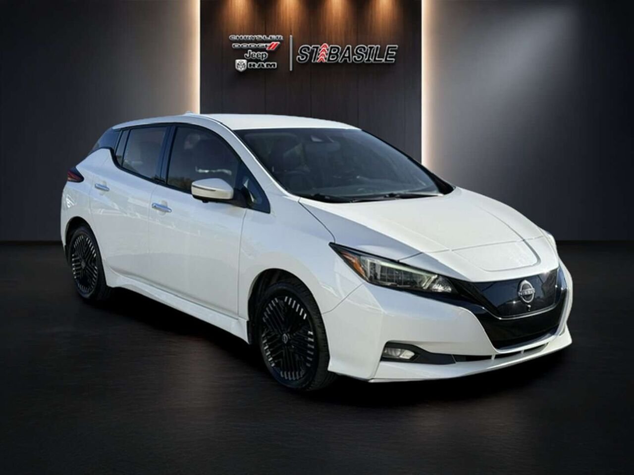 Nissan Leaf 2023 Blanc Saint-Basile-le-Grand - photo #3