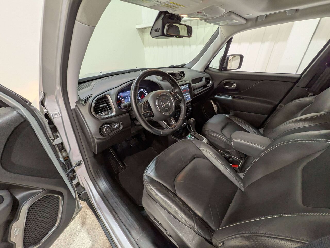 2019 Jeep Renegade Limited 4x4 Silver Val-David - photo #9