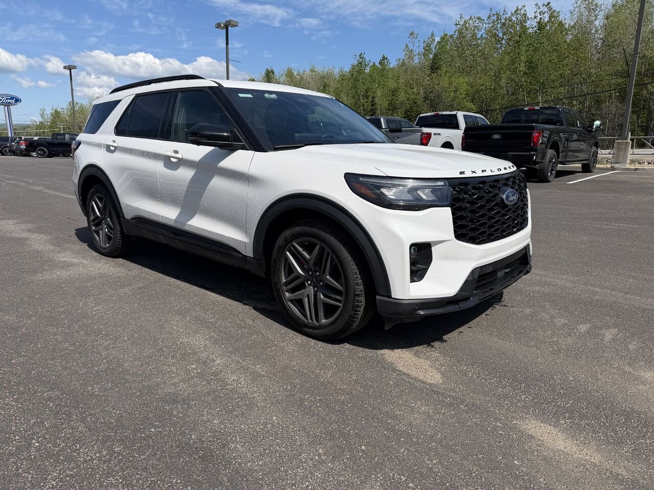 2026 Ford Explorer White Mont-Laurier - photo #7