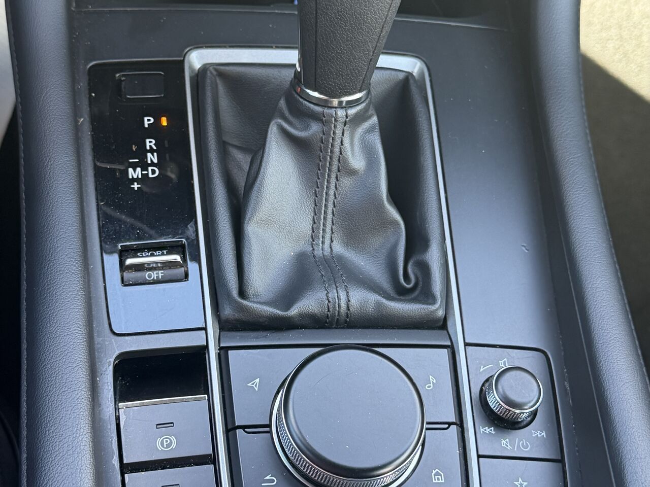 Photo 20 — Mazda Mazda3 Sport 2024