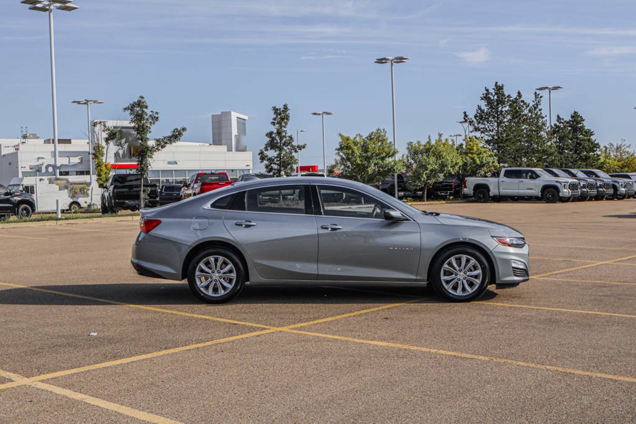 2025 Chevrolet Malibu 4dr Sdn 1LT Grey Sherwood Park - photo #9