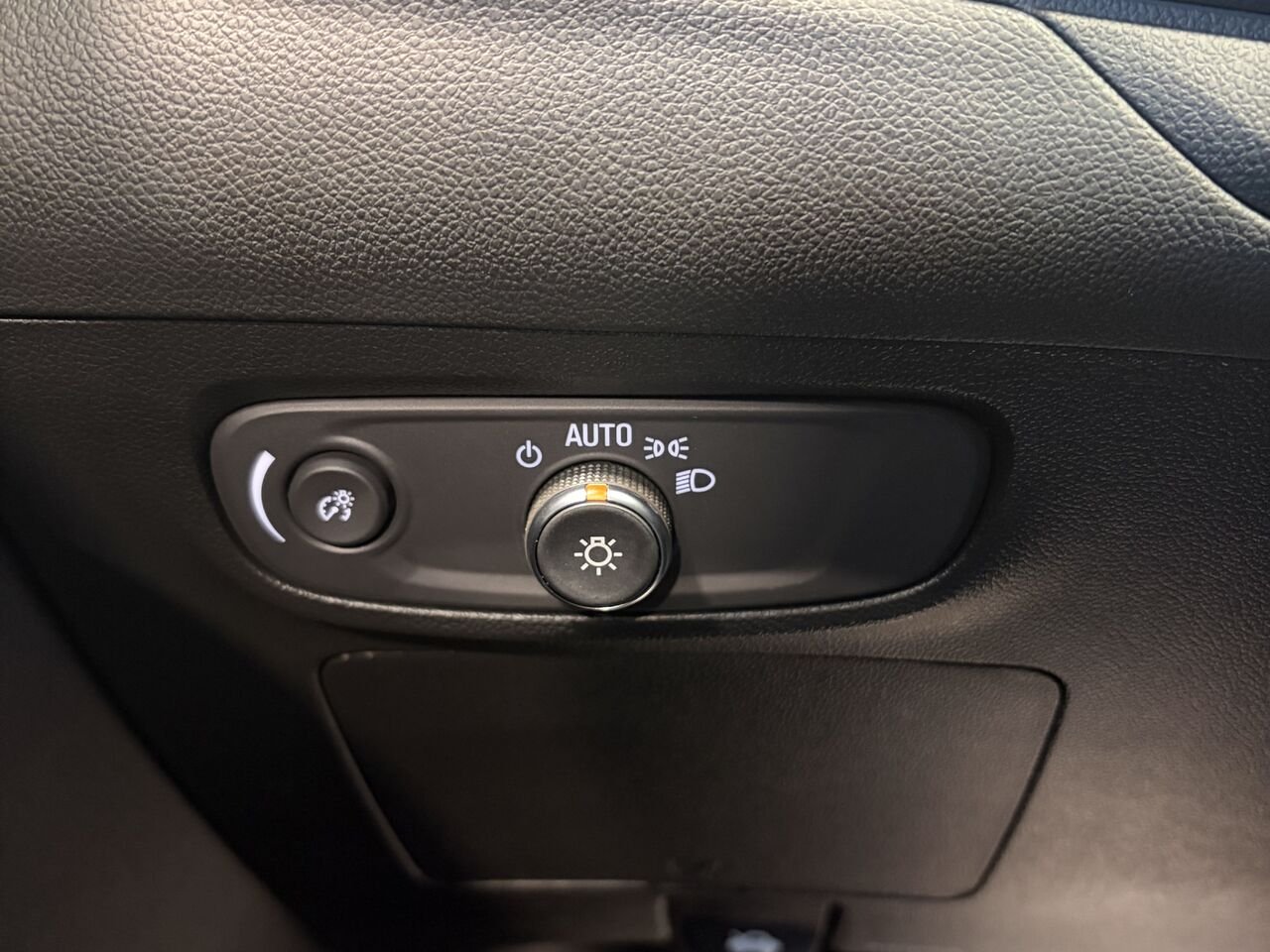 BUICK ENCORE GX SPORT TOURING Tourisme sport 4 portes TI 2025 Blanc Gatineau - photo #4