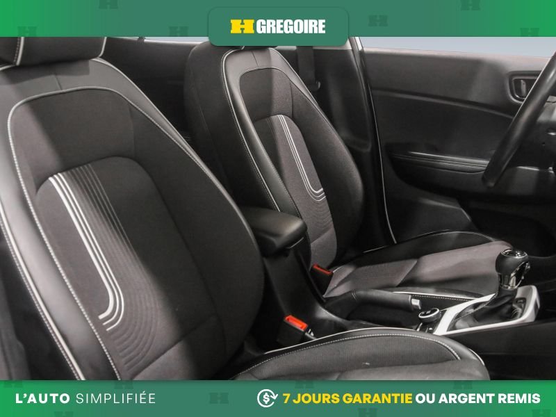 Hyundai Venue 822520 | Ultimate AUTO AC CUIR TOIT NAV MAGS CAM RECUL BLEU 2021 Blanc Laval - photo #28