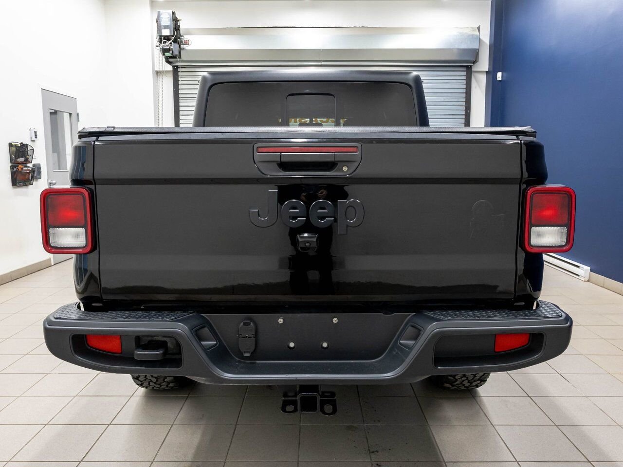 Jeep Gladiator WILLYS CREW 4X4 V6 *NAV* TOIT DUR CARPLAY BEDLINER 2023 Noir Saint-Jérôme - photo #7