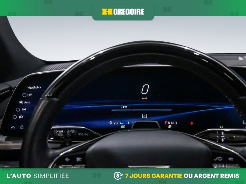 Cadillac LYRIQ 821132 | RWD Luxury AUTO A/C MAGS CUIR NAV CAM RECUL BLUETO 2023 Noir Laval - photo #10
