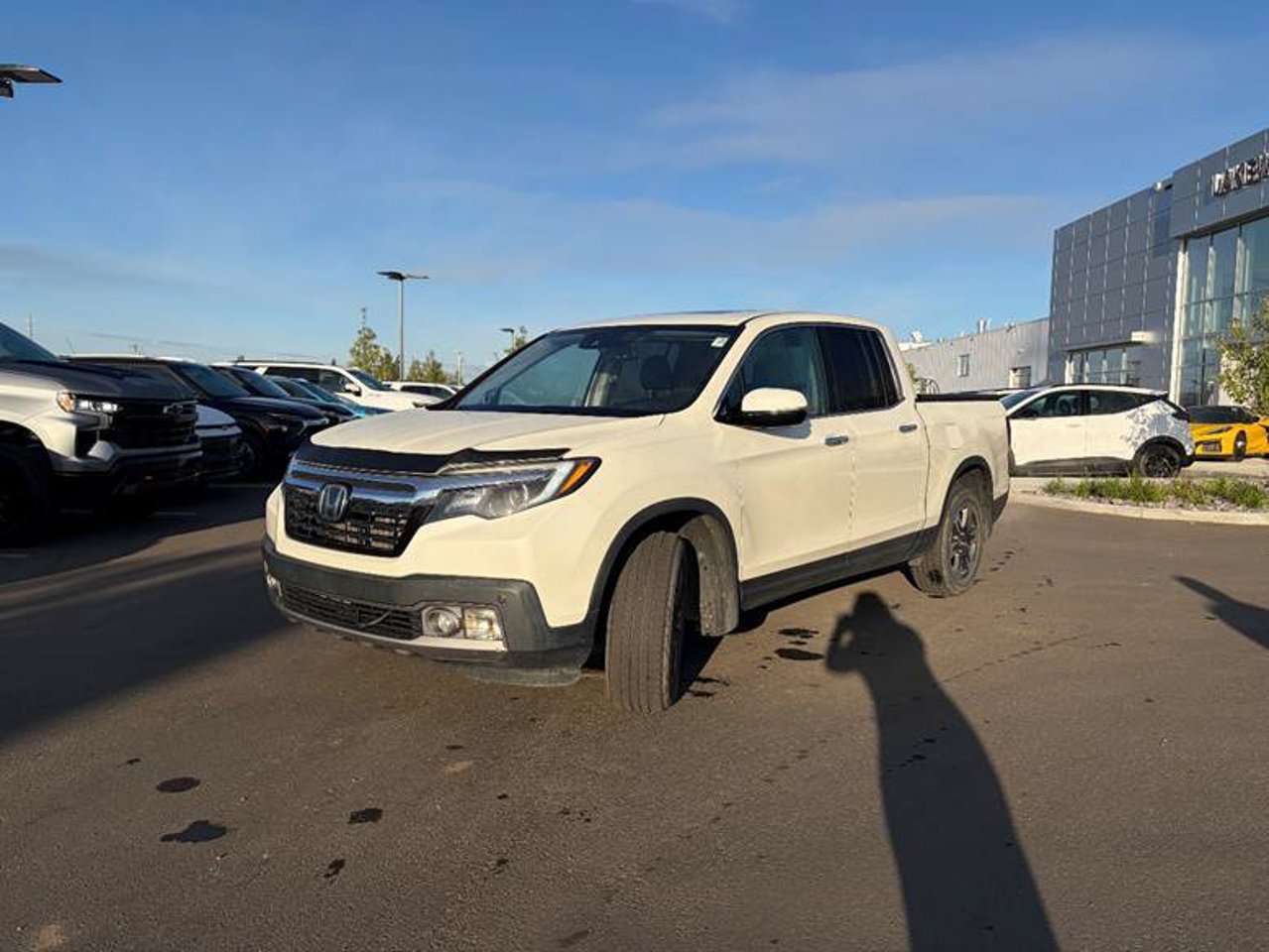 2019 Honda Ridgeline Touring AWD White Sherwood Park - photo #2
