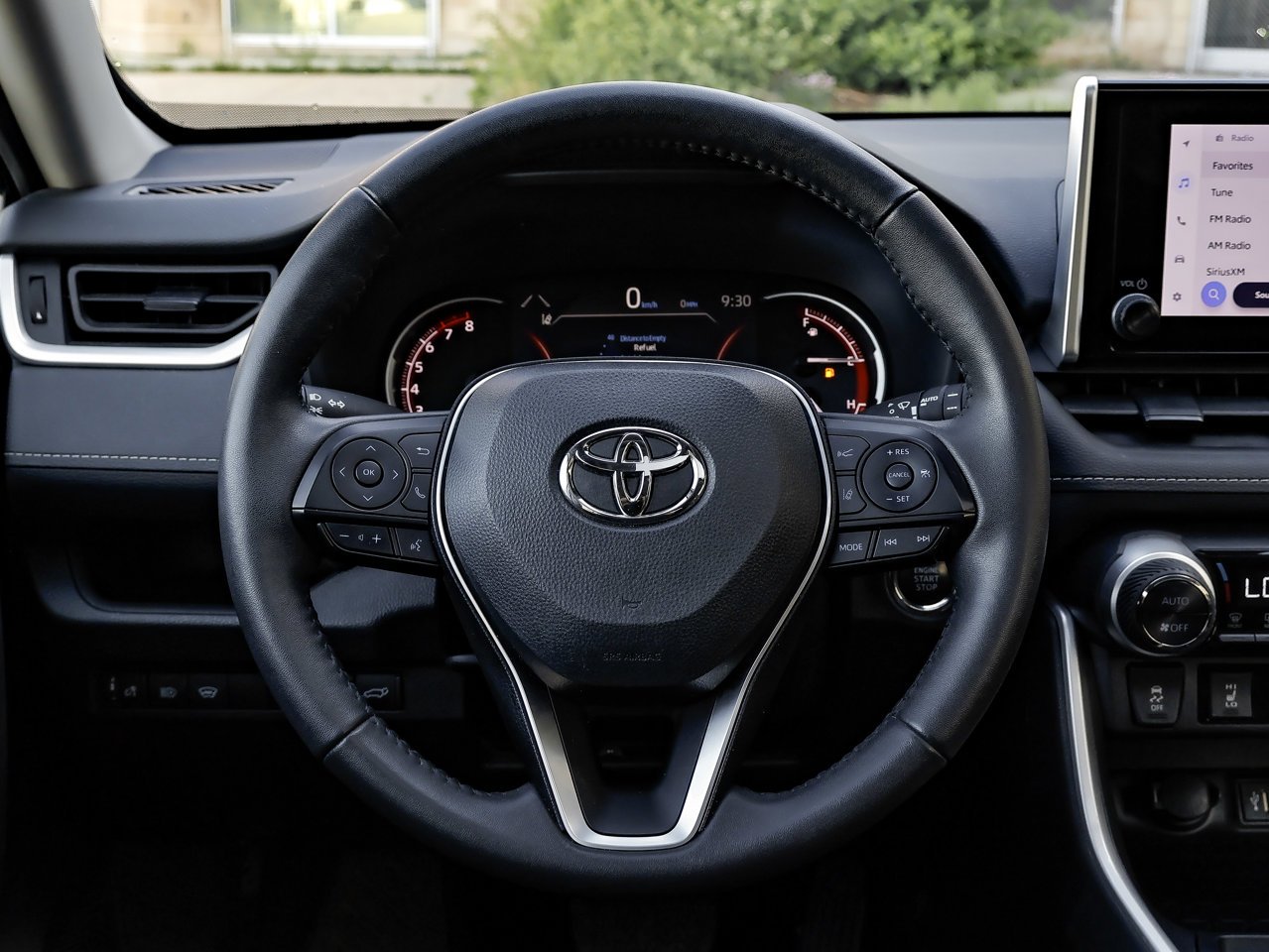 2024 Toyota RAV4 XLE AWD White Sherwood Park - photo #29