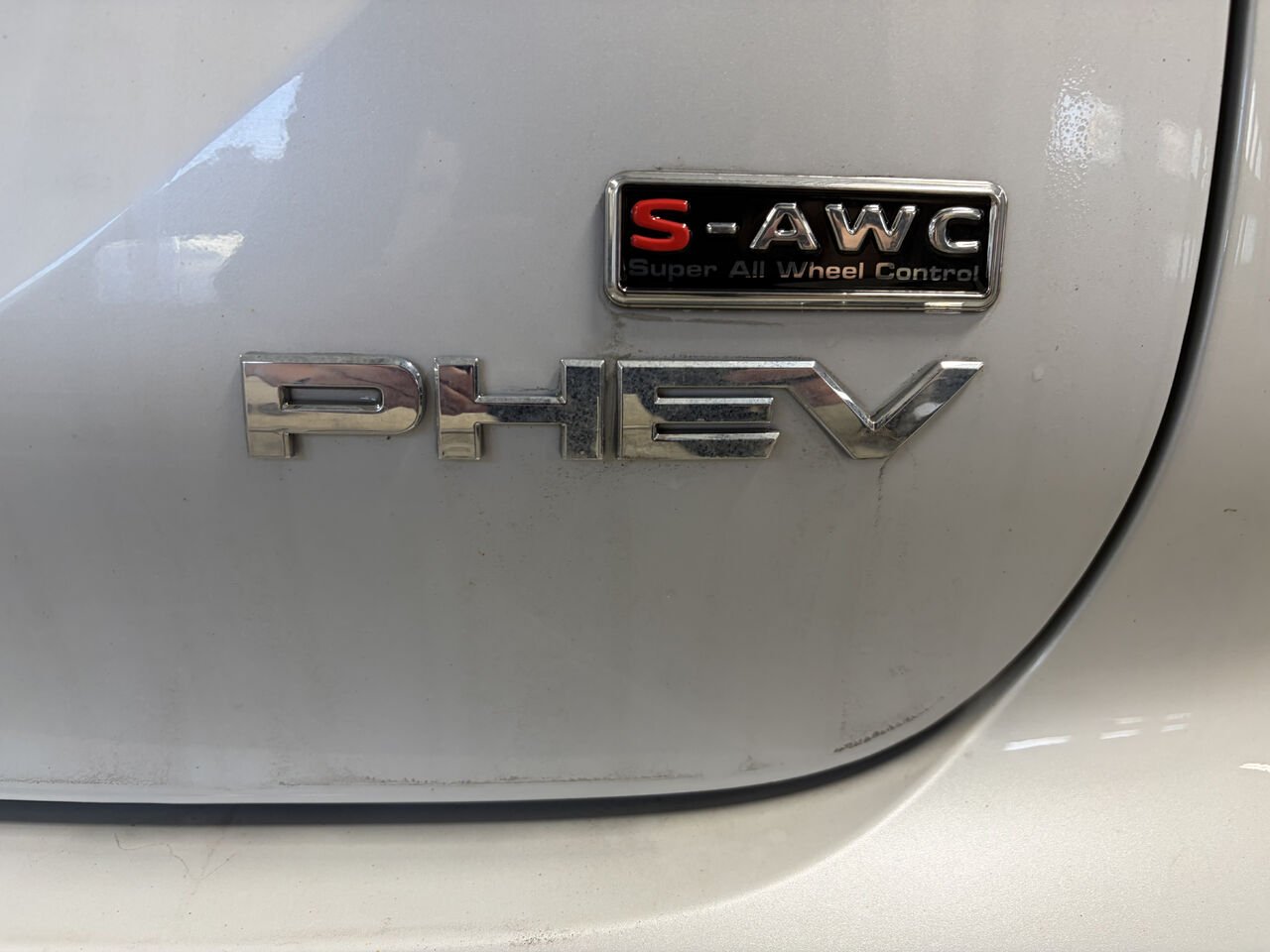 2025 Mitsubishi Outlander Plug-In Hybrid JA4T5VA99SZ609752 White Sherbrooke - photo #5