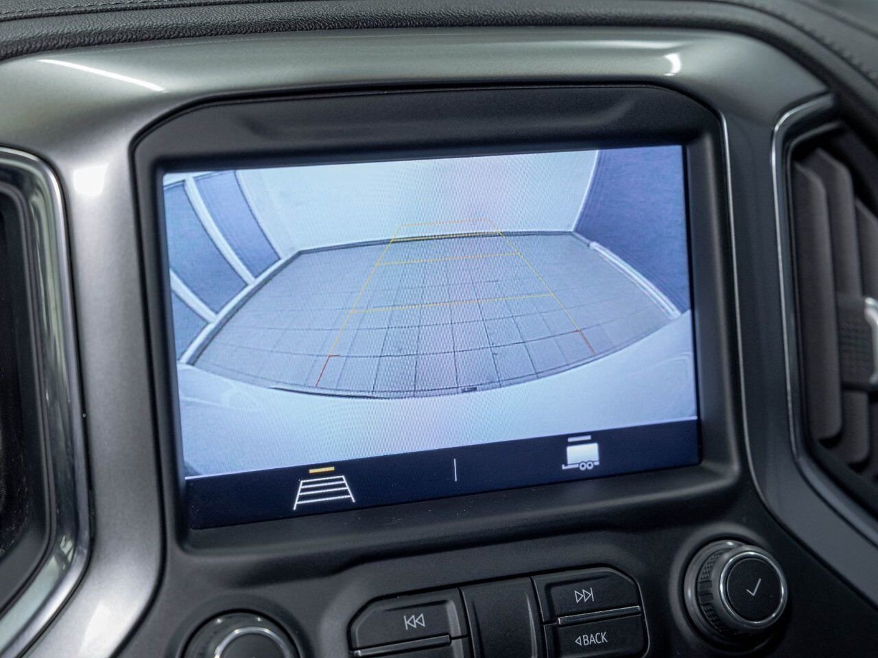 Chevrolet Silverado 1500 LT V8 4X4 *GR. REMORQ MAX* SIEGES CHAUFF *CARPLAY 2020 Blanc Saint-Jérôme - photo #17