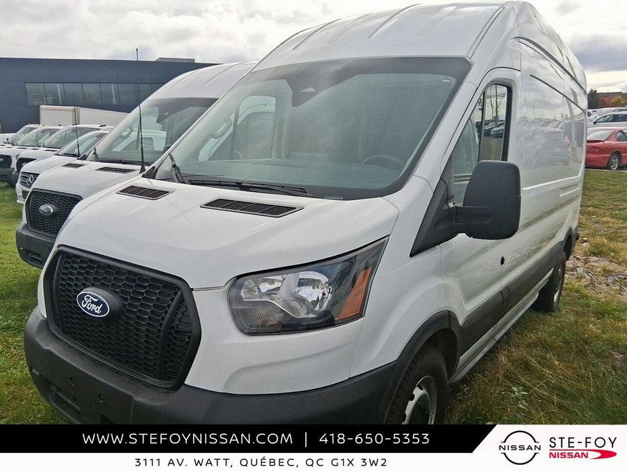 Ford Transit fourgon utilitaire TOIT HAUT T-250 PA toit surélevé 148 po PNBV de 9 070 lb 2026 Blanc