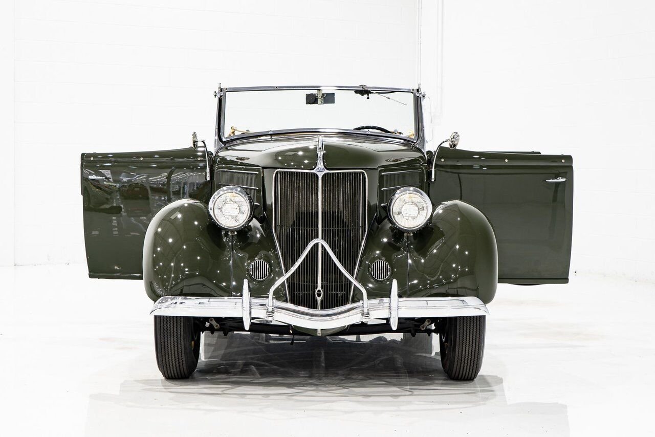 Ford Model 48 Phaeton PRIX EN USD | Beautifully presented in original condition 1936 Vert Montréal - photo #30
